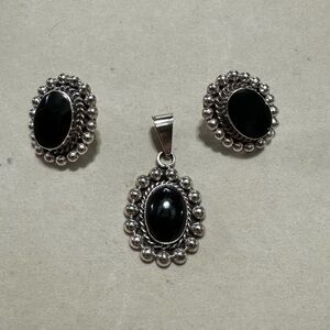 Vintage Taxco Mexico sterling silver pendant and earrings with onyx stones.